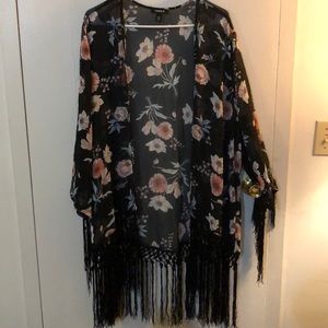 Torrid black floral fringe kimono